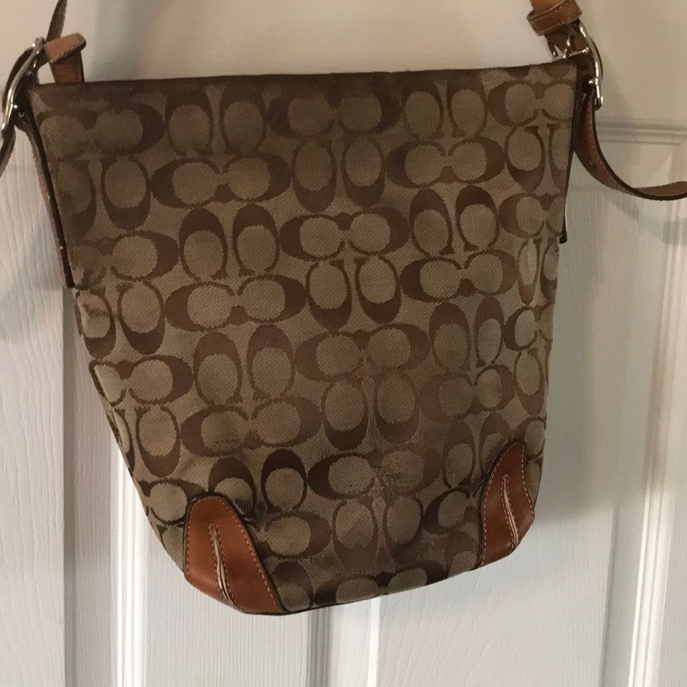 Coach  Purse Signature